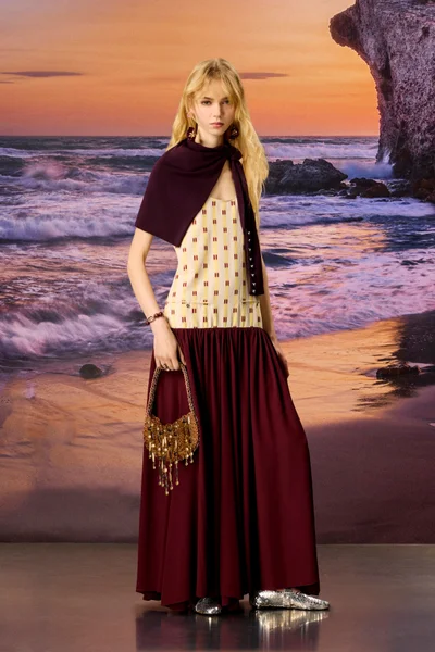 Look 3